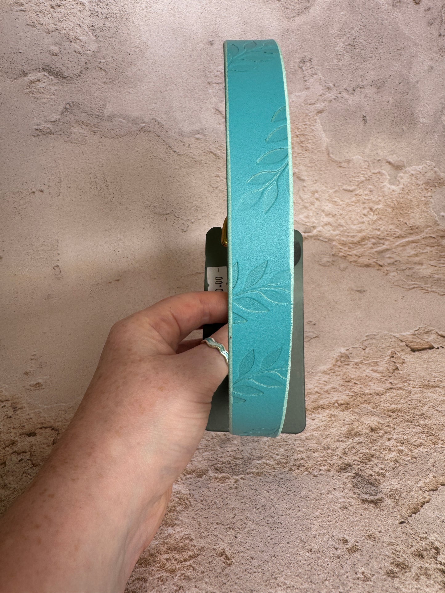 Light blue Leather. 19mm New Leaf 17-20 inch