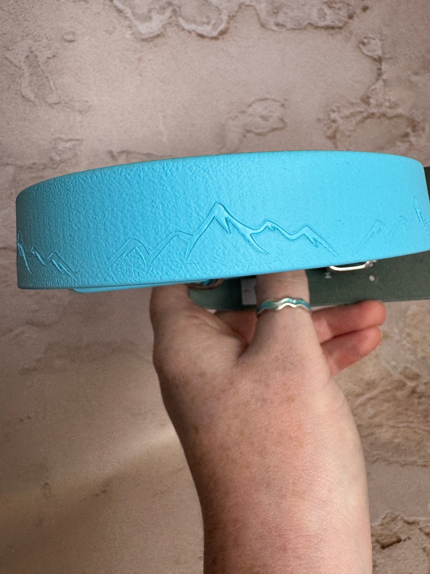 Light blue. 1 inch. Nevis. Stainless steel 14-17