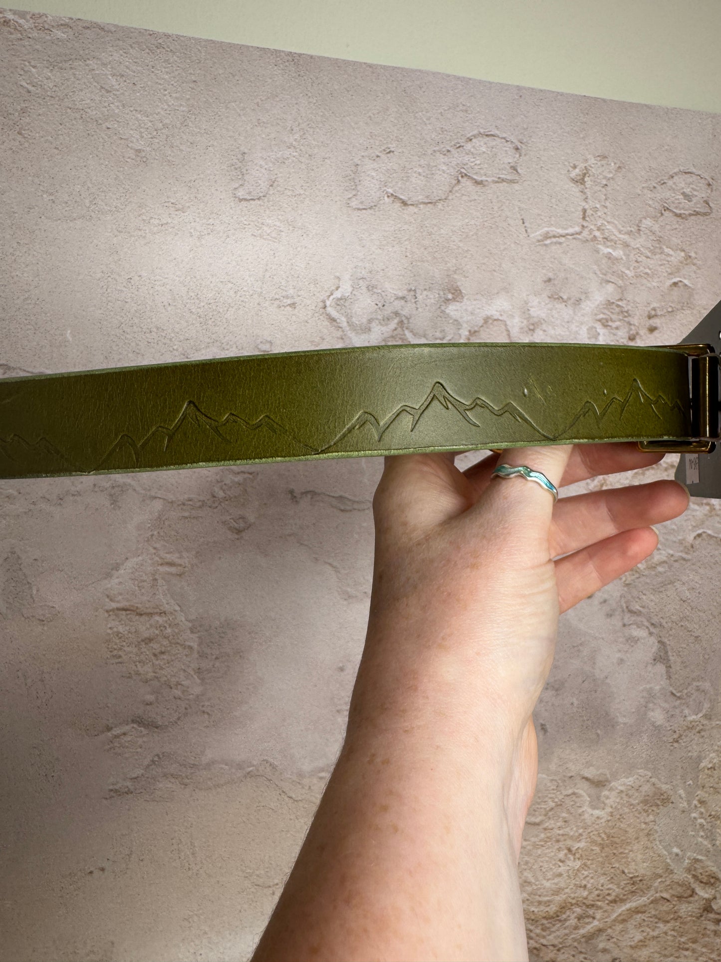 Olive leather. 1 inch. Nevis 20-24 inch