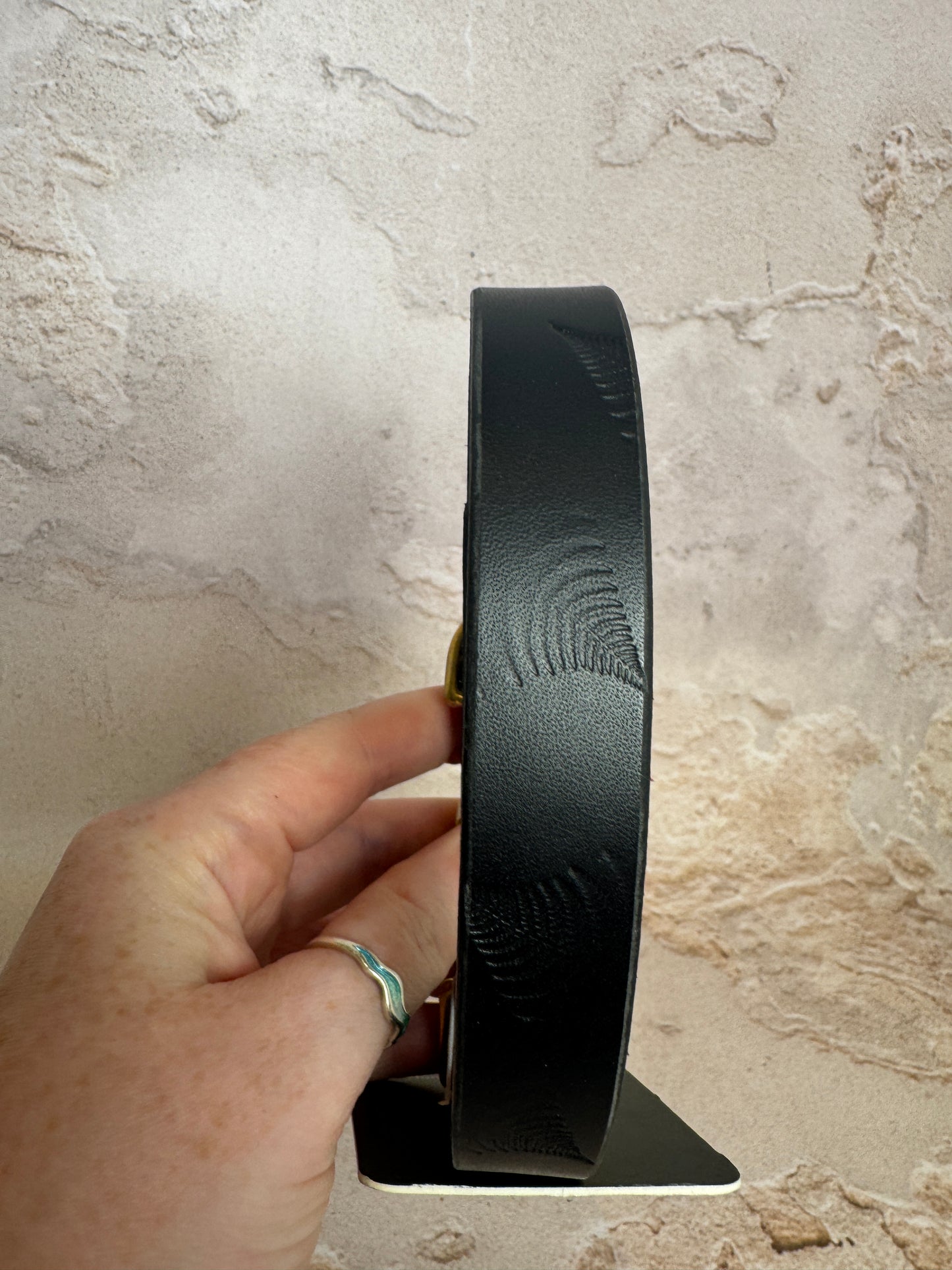 Black Leather. Ferns 19mm. 14-17