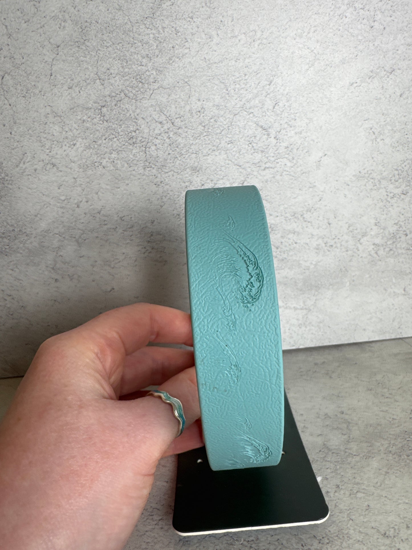 Dusky turquoise bio wave 11-4
