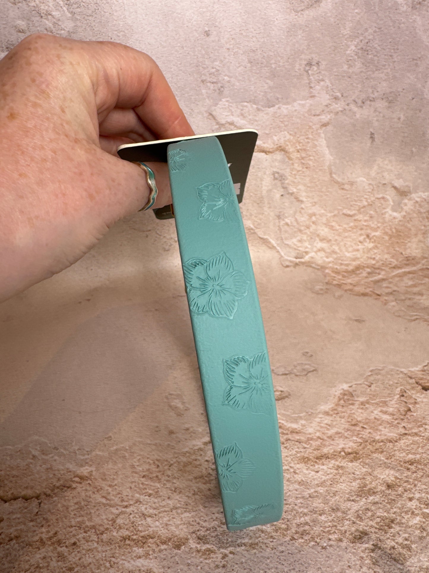 Turquoise 19mm hibiscus solid brass 17-20