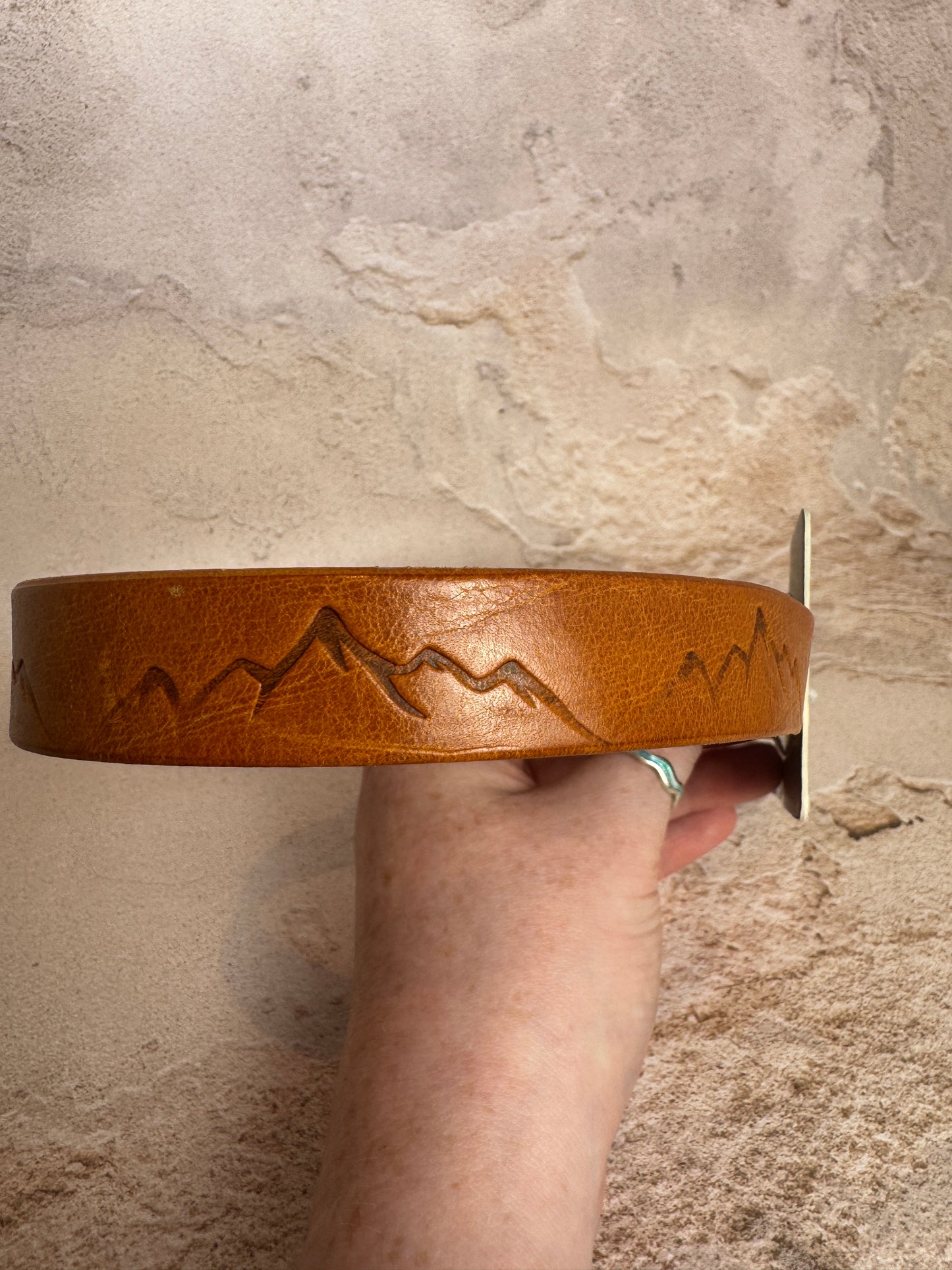 Tan Leather. 19mm. Nevis 16-19 inch